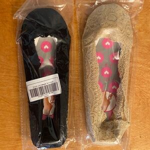 *ADD TO A BUNDLE ONLY* 2 Pairs Lace No Show Socks - Black/Nude